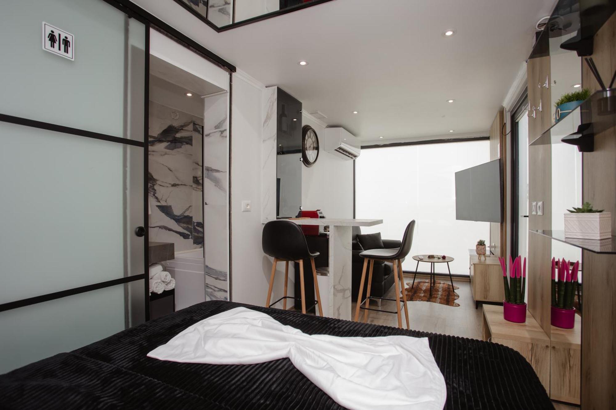 Villa 446 Tiny House Široka